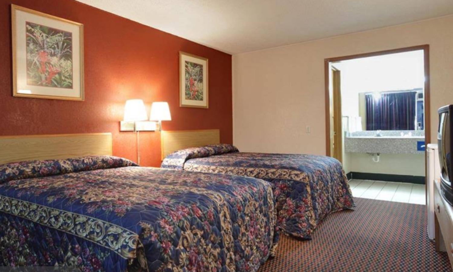 Comfortable air-conditioned room at Weatherford Inn