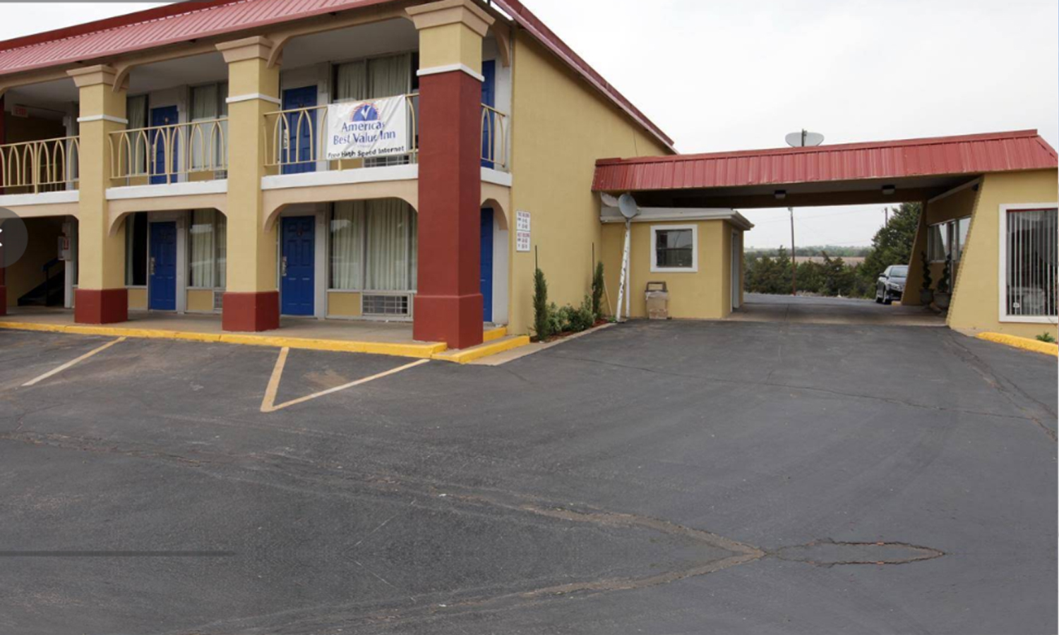 Additional exterior view of Weatherford Inn